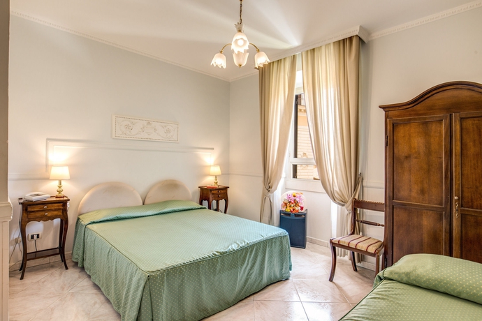 Imagen de la habitación del Hotel Montreal, Roma. Foto 8