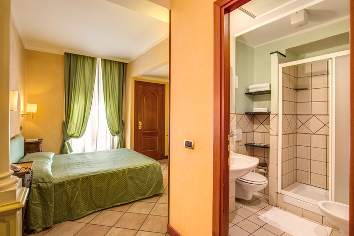 Imagen de la habitación del Hotel Montreal, Roma. Foto 16