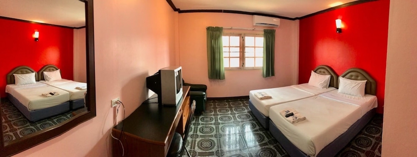 Imagen de la habitación del Hotel Montree, Chainat. Foto 7
