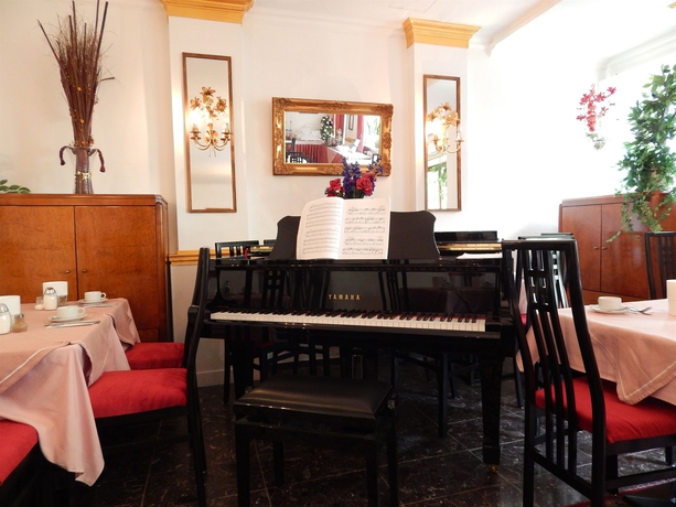 Imagen del bar/restaurante del Hotel Montree. Foto 3