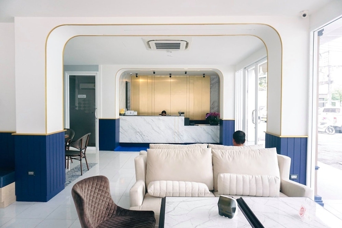 Imagen de los interiores del Hotel Montree Phuket. Foto 18