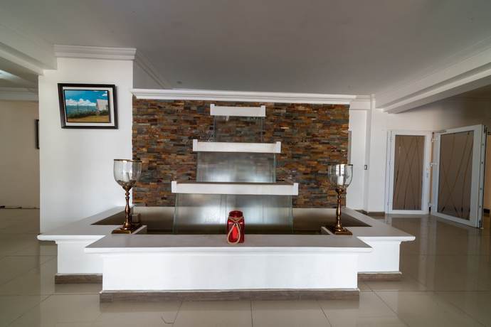 Imagen de los interiores del Hotel Mont\'s. Foto 18