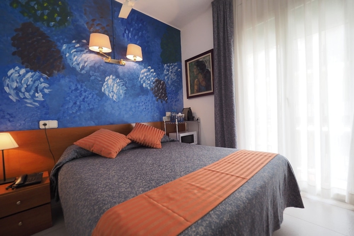 Imagen de la habitación del Hotel Montserrat, Sitges. Foto 8