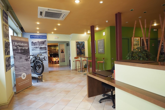 Imagen del bar/restaurante del Hotel Montserrat, Sitges. Foto 2