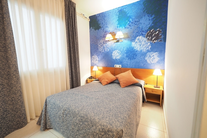 Imagen de la habitación del Hotel Montserrat, Sitges. Foto 18