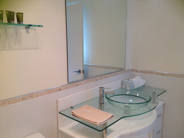 Imagen de la habitación del Hotel Montville Suites. Foto 7