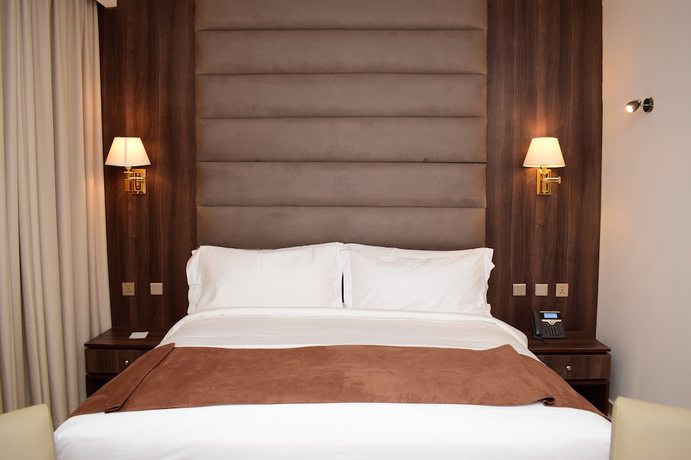 Imagen de la habitación del Hotel Monty Suites and Golf. Foto 3