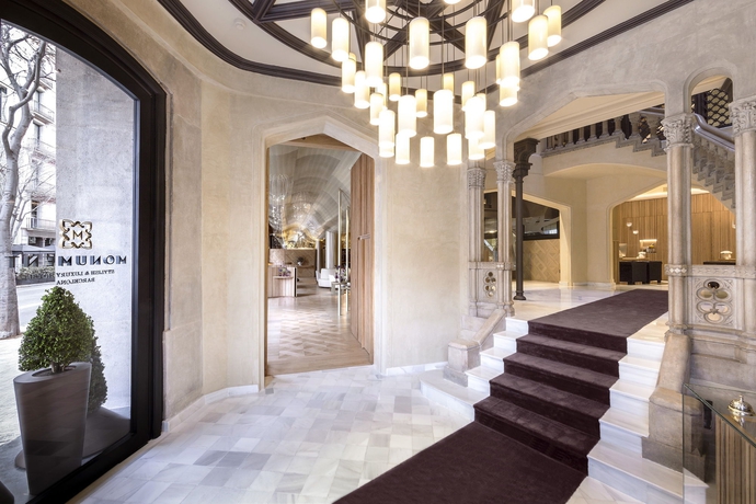 Imagen de los interiores del Hotel Monument. Foto 16