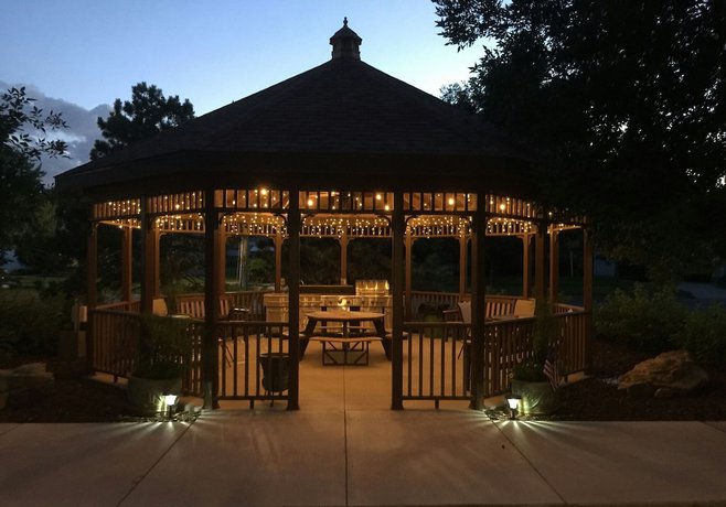 Imagen del bar/restaurante del Hotel Monument Inn And Suites. Foto 2