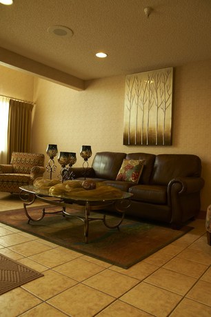 Imagen de los interiores del Hotel Monument Inn And Suites. Foto 19
