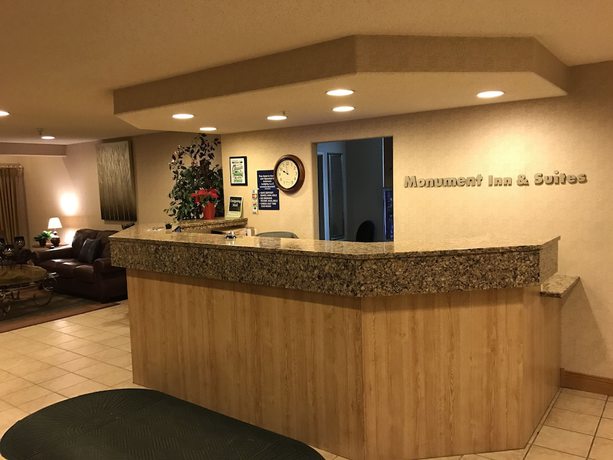 Imagen de los interiores del Hotel Monument Inn And Suites. Foto 20