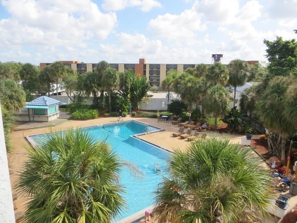 Imagen de la piscina del Hotel Monumental Movieland. Foto 19