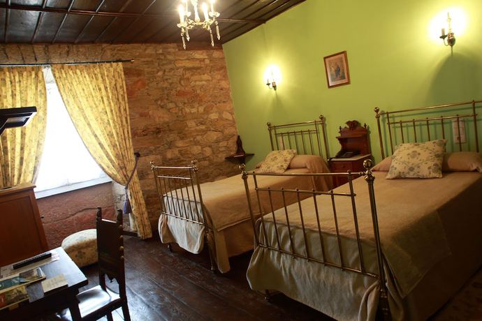 Imagen de la habitación del Hotel Monumento Pazo Do Castro. Foto 2