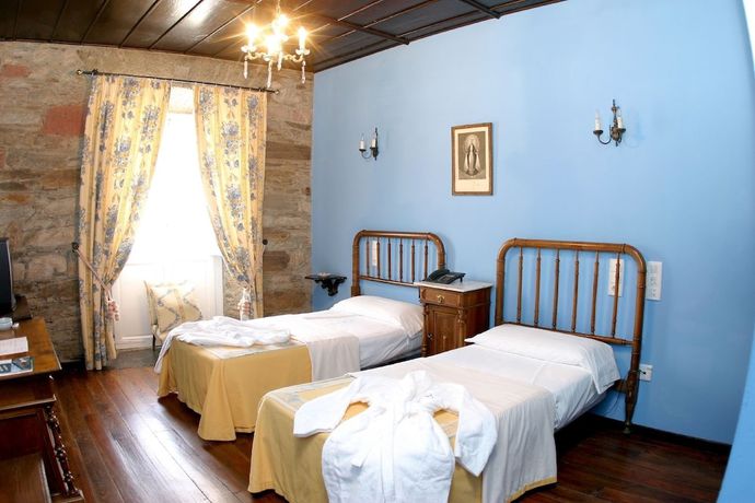 Imagen de la habitación del Hotel Monumento Pazo Do Castro. Foto 3