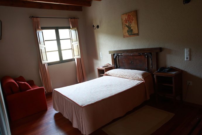 Imagen de la habitación del Hotel Monumento Pazo Do Castro. Foto 4