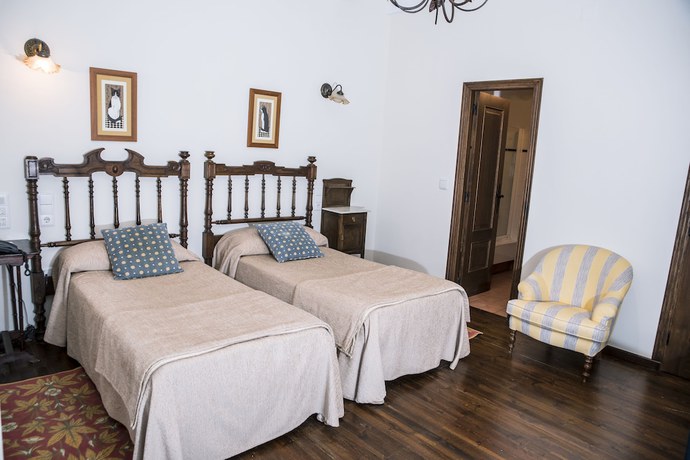 Imagen de la habitación del Hotel Monumento Pazo Do Castro. Foto 6