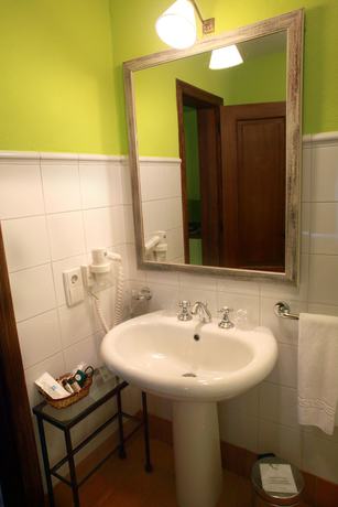 Imagen de la habitación del Hotel Monumento Pazo Do Castro. Foto 18