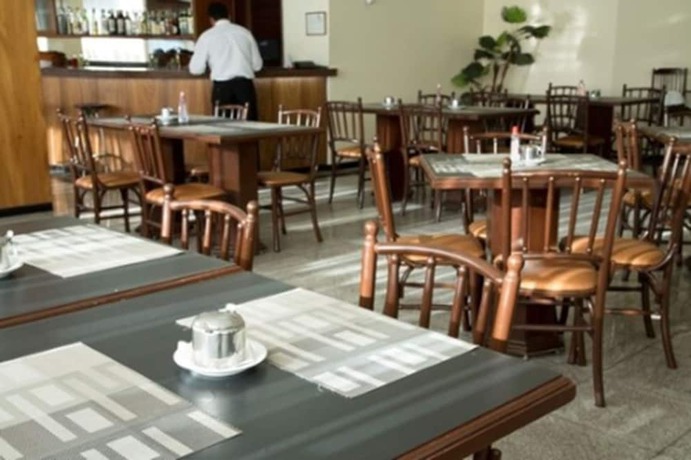 Imagen del bar/restaurante del Hotel Monza Palace. Foto 6
