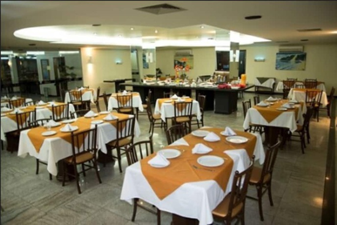 Imagen del bar/restaurante del Hotel Monza Palace. Foto 8