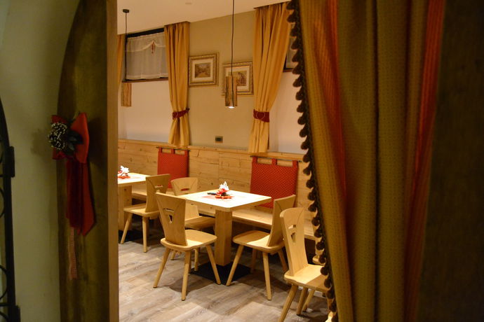 Imagen del bar/restaurante del Hotel Monza, Sorte. Foto 5