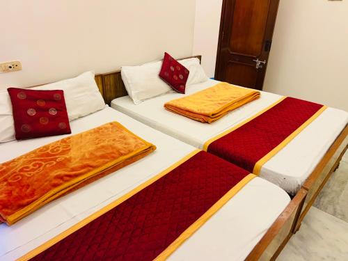 Imagen de la habitación del Hotel Mookambigai Residency. Foto 19