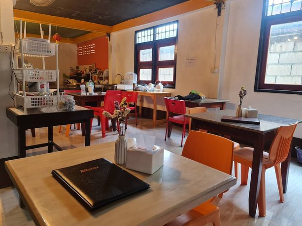 Imagen del bar/restaurante del Hotel Mookboonchu Guesthouse. Foto 2
