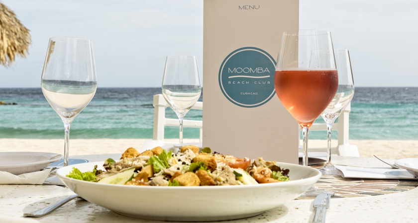 Imagen del bar/restaurante del Hotel Moomba Beach Club. Foto 5