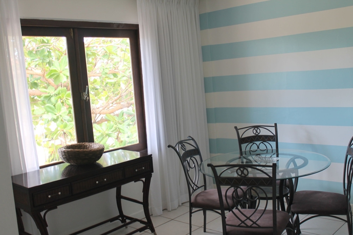 Imagen de los interiores del Hotel Moomba Beach Club. Foto 14