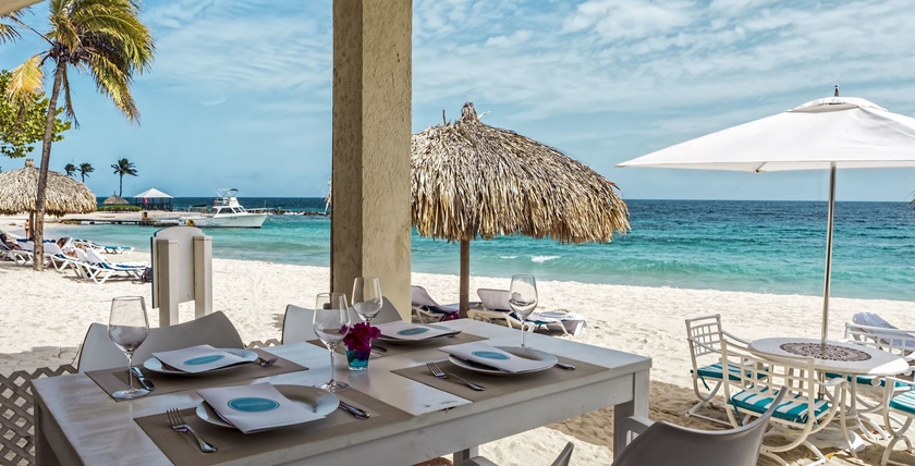 Imagen del bar/restaurante del Hotel Moomba Beach Club. Foto 6