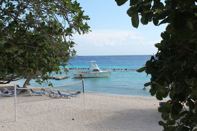 Imagen de los exteriores del Hotel Moomba Beach Club. Foto 13