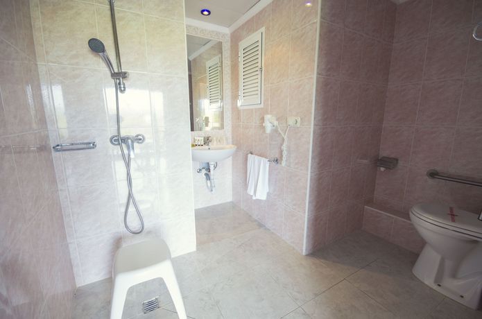 Imagen de la habitación del Hotel Moon Dreams Coral Beach. Foto 10