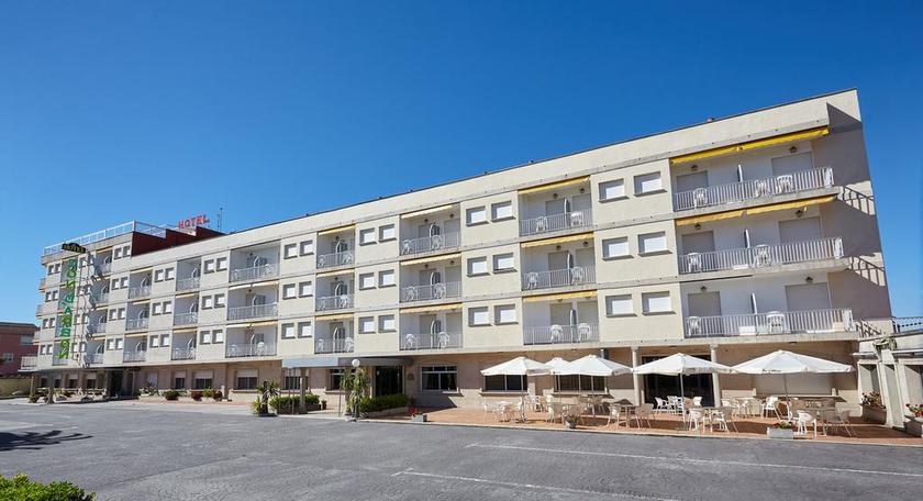 Imagen general del Hotel Moon Dreams La Lanzada. Foto 3