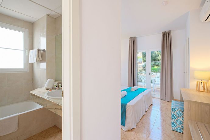 Imagen de la habitación del Hotel Moon Dreams Marina Parc. Foto 2