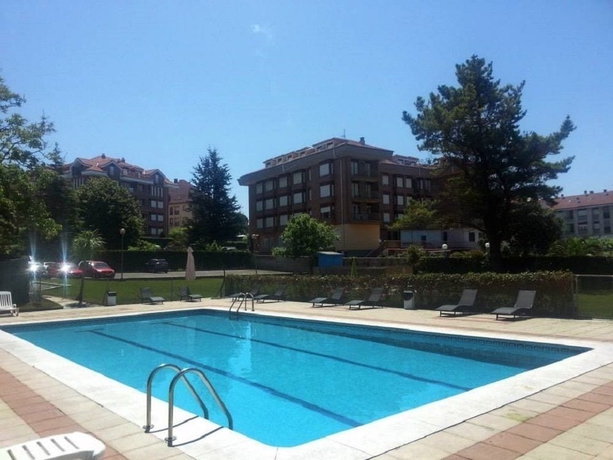 Imagen de la piscina del Hotel Moon Dreams Noja. Foto 15