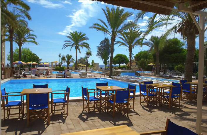 Imagen de la piscina del Hotel Moon Dreams Portomagno. Foto 15