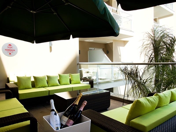 Imagen de los exteriores del Hotel Moon Dreams Torremolinos. Foto 9