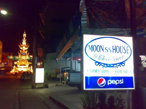 Imagen general del Hotel Moon House At Clock Tower. Foto 8