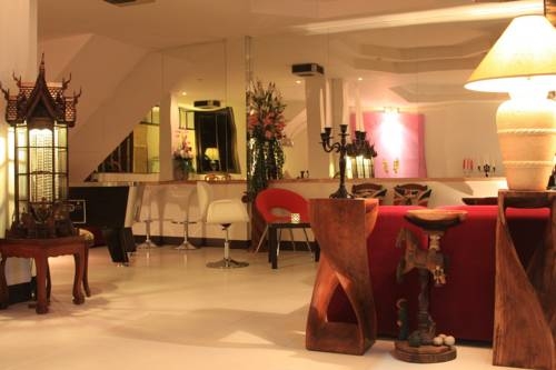 Imagen general del Hotel Moon House At Clock Tower. Foto 10