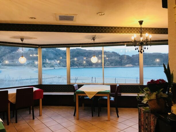 Imagen del bar/restaurante del Hotel Moon Rivage. Foto 10