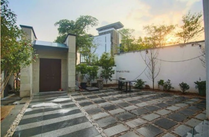 Imagen de los interiores del Hotel Moon River European Style Villa. Foto 16