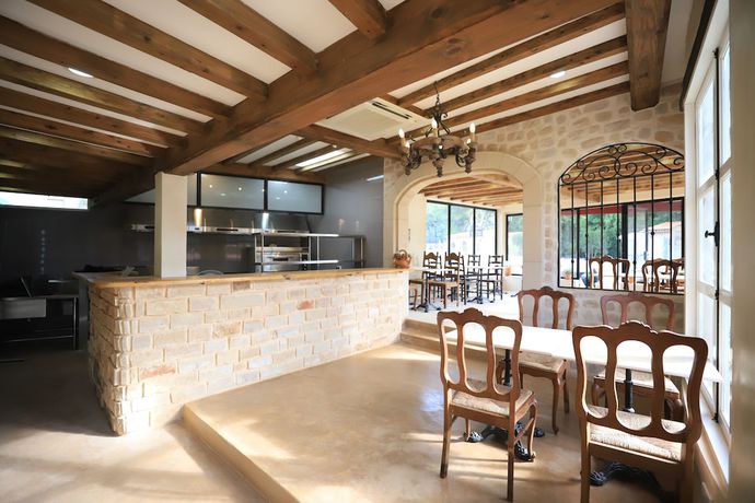 Imagen del bar/restaurante del Hotel Moon River Village. Foto 5