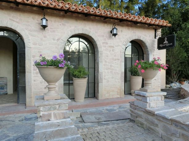 Imagen de la piscina del Hotel Moon River Village. Foto 18