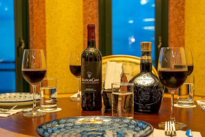 Imagen del bar/restaurante del Hotel Moon, Xincheng. Foto 8