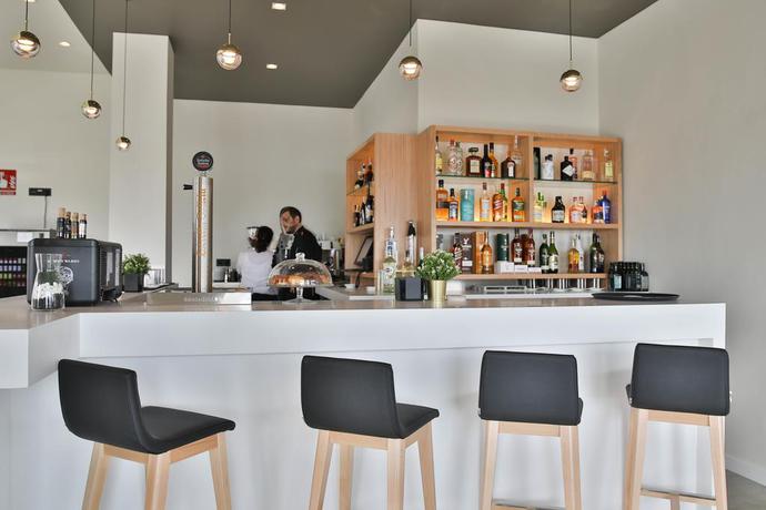 Imagen del bar/restaurante del Hotel Moon and Spa. Foto 2