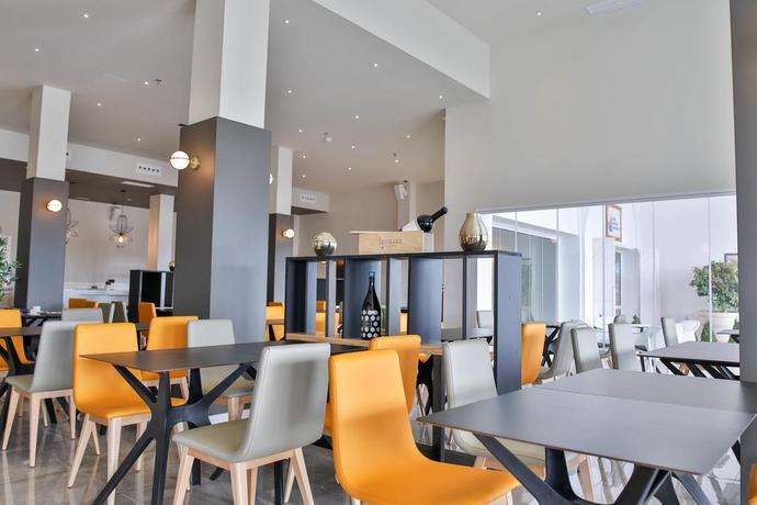 Imagen del bar/restaurante del Hotel Moon and Spa. Foto 3