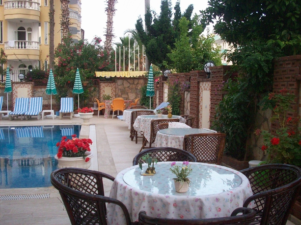 Imagen de la piscina del Hotel Moonlight, ALANYA. Foto 11