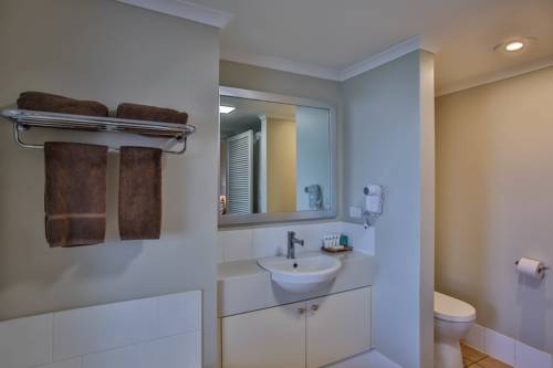 Imagen de la habitación del Hotel Moonlight Bay Suites. Foto 4
