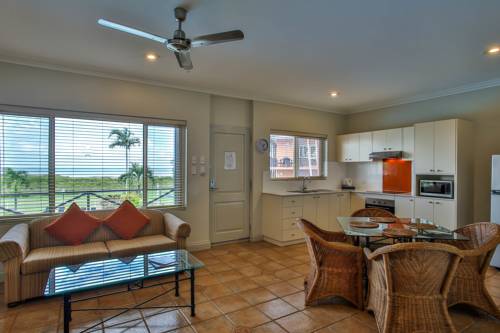 Imagen de la habitación del Hotel Moonlight Bay Suites. Foto 5