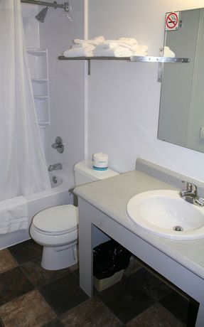 Imagen de la habitación del Hotel Moonlight Inn And Suites, Greater Sudbury. Foto 10