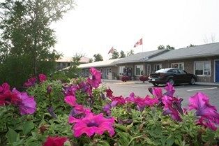 Imagen de los exteriores del Hotel Moonlight Inn And Suites, Greater Sudbury. Foto 16